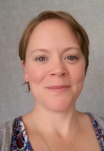 Headshot photo of Zoe Leonard